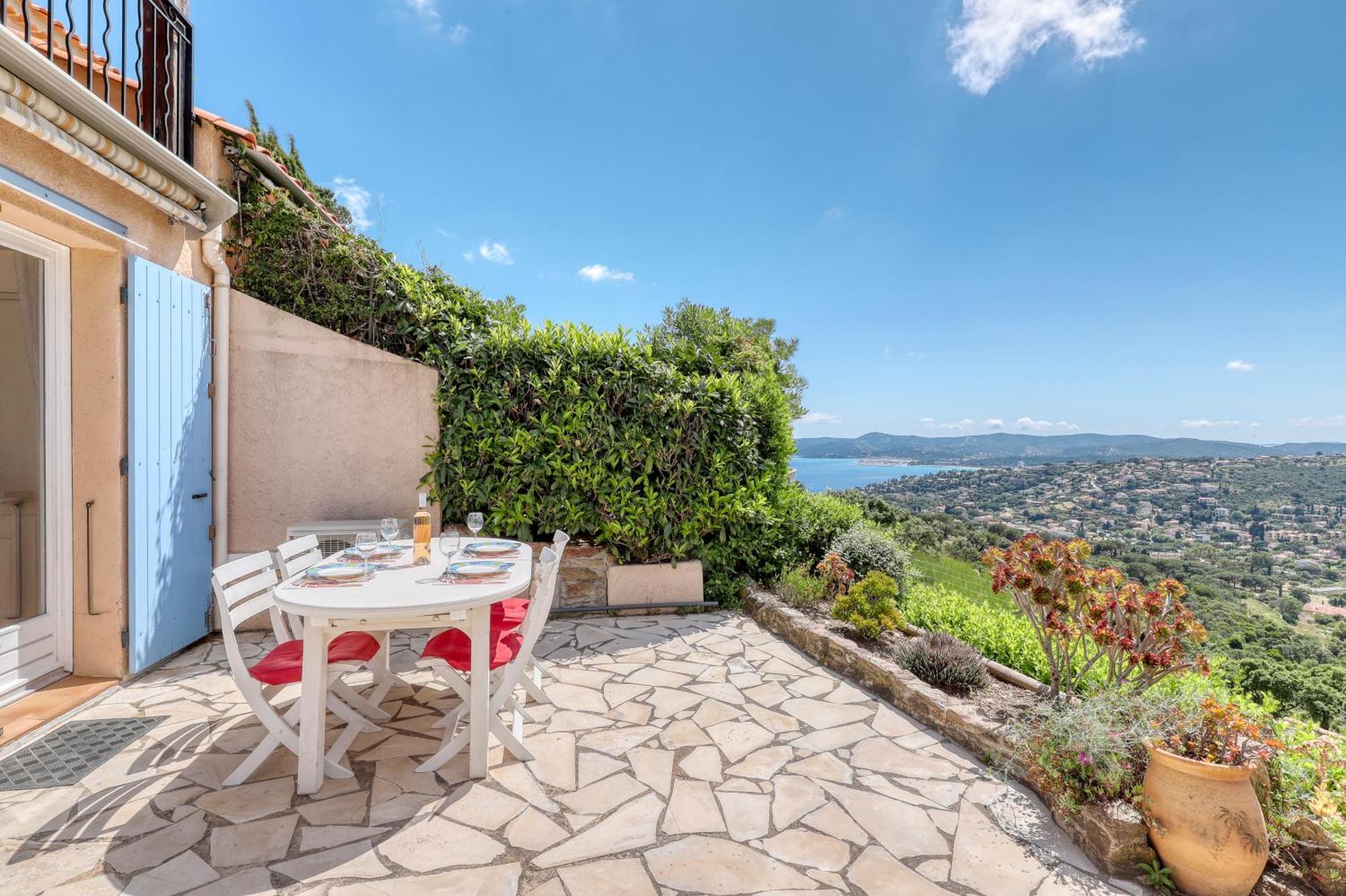 Exceptional View In Saint-Clair For 4 People Apartment Le Lavandou Bagian luar foto