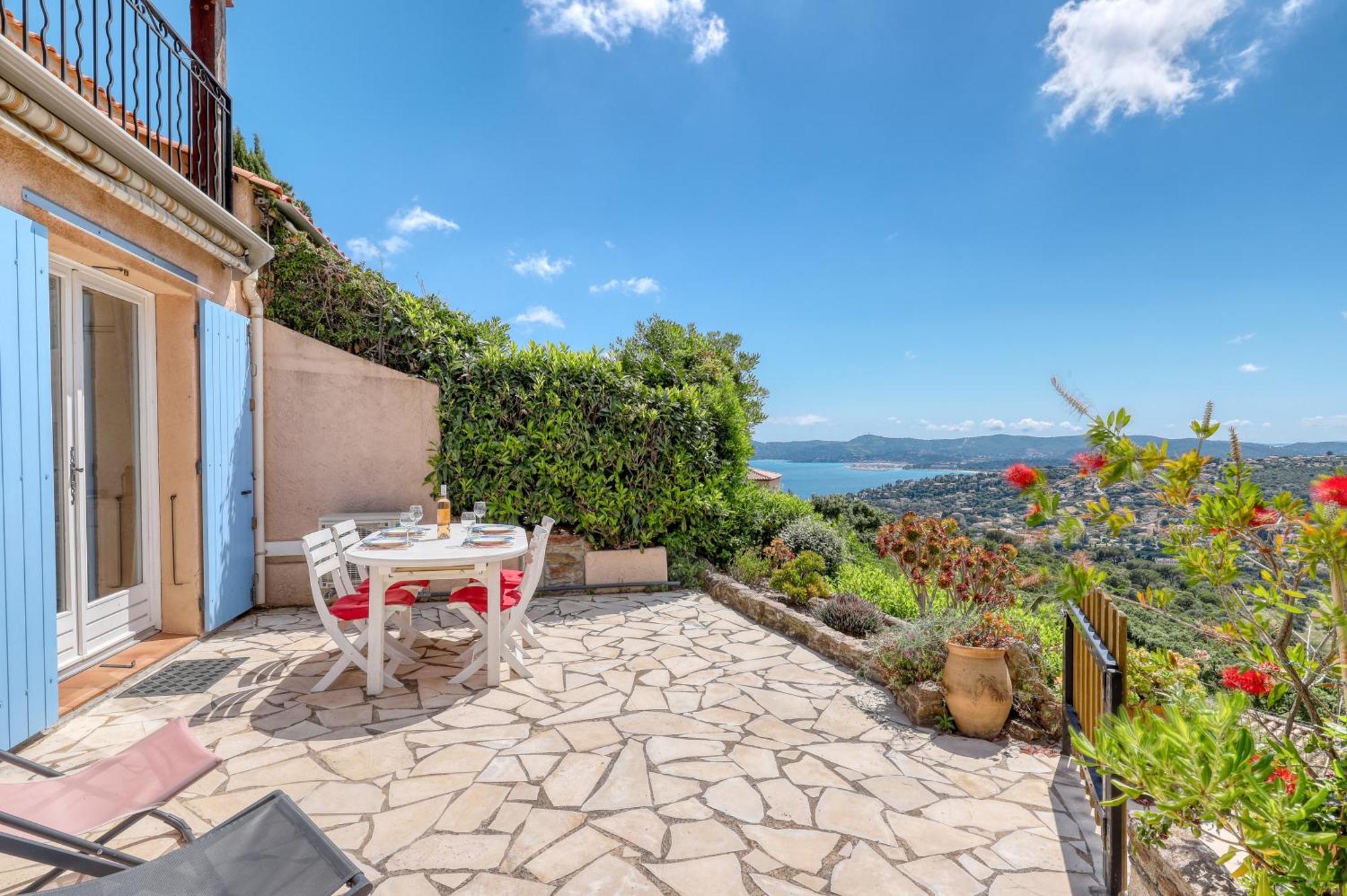 Exceptional View In Saint-Clair For 4 People Apartment Le Lavandou Bagian luar foto