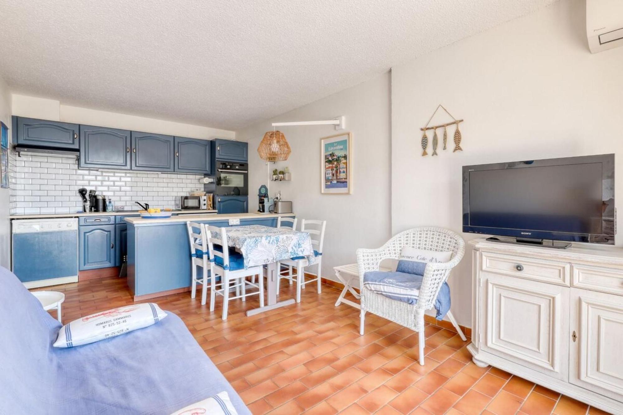 Exceptional View In Saint-Clair For 4 People Apartment Le Lavandou Bagian luar foto