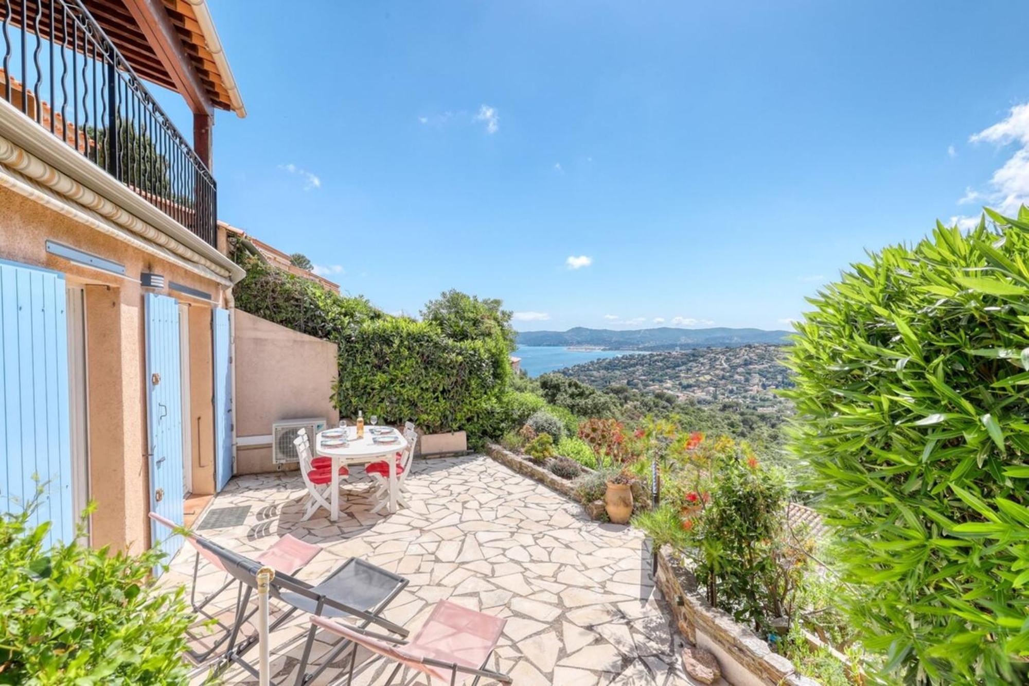 Exceptional View In Saint-Clair For 4 People Apartment Le Lavandou Bagian luar foto